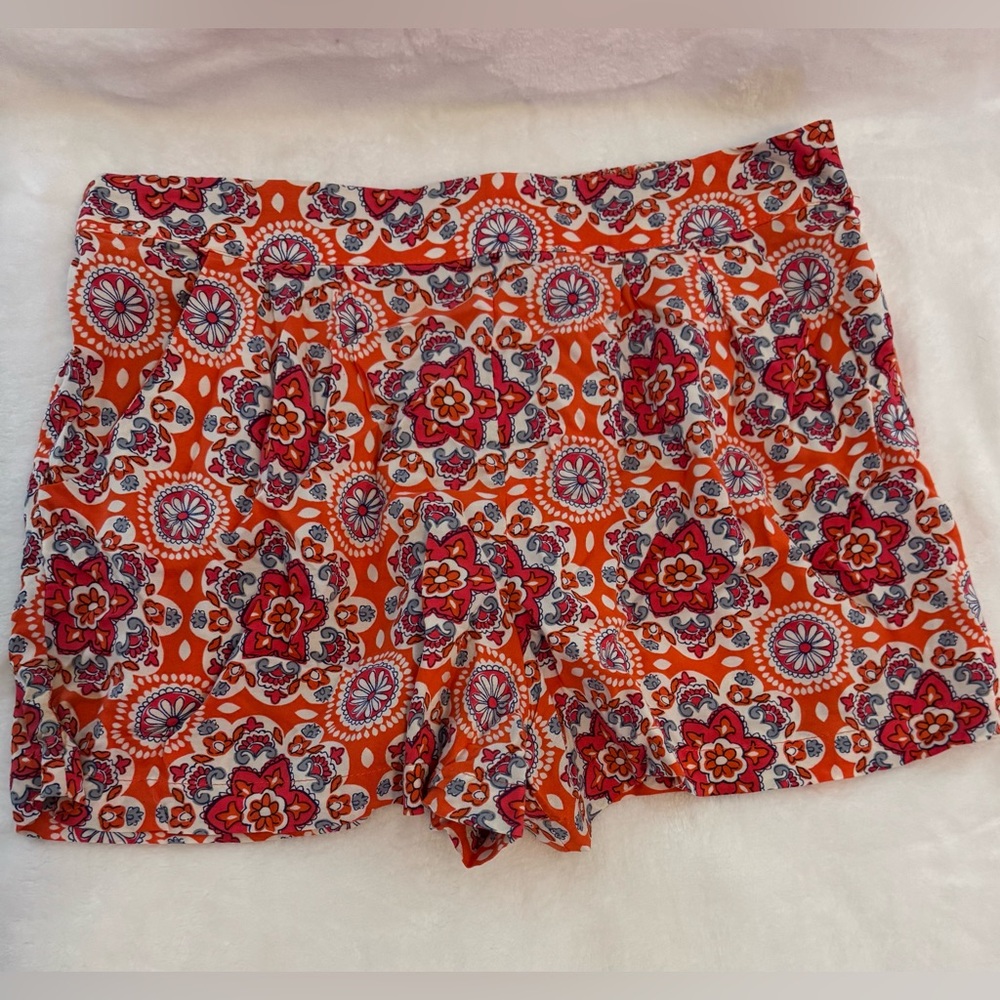 Mossimo Supply Co. shorts w/a orange, pink & white floral medallion print. Large